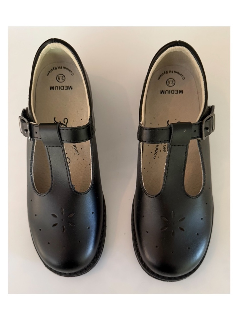 FootMates nwot size medium 2.5 Black Mary Jane Shoes